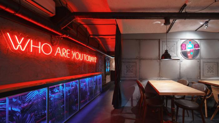 bar_jekyll_and_hide_photo_1