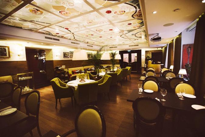 restoran_noz_sprava_vilka_sleva_photo6