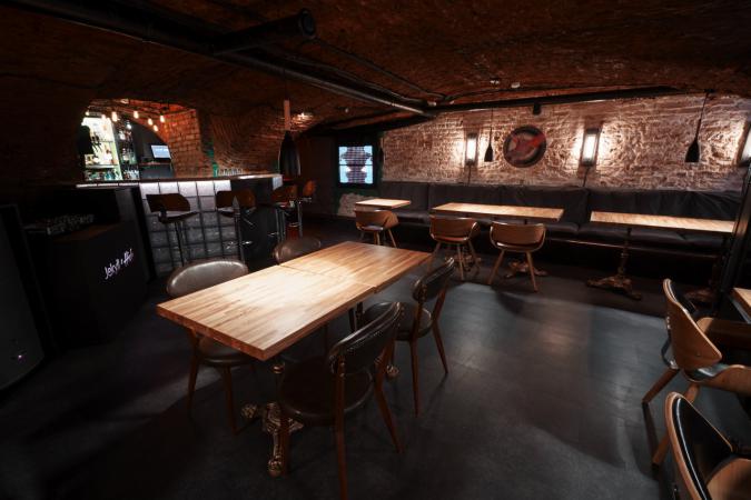 bar_jekyll_and_hide_photo_9