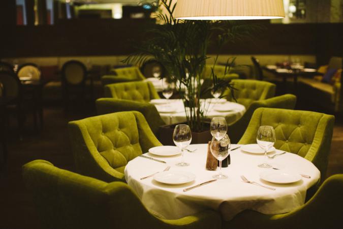 restoran_noz_sprava_vilka_sleva_photo8