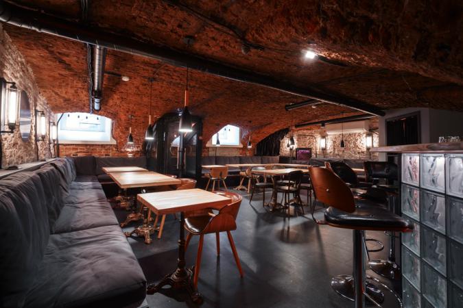 bar_jekyll_and_hide_photo_3