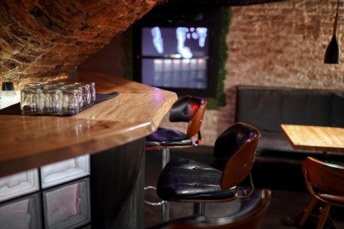 bar_jekyll_and_hide_photo_7